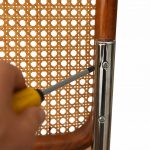 Edelstahl Ersatzschrauben für die Rückenlehne eines Thonet Freischwinger Stuhls