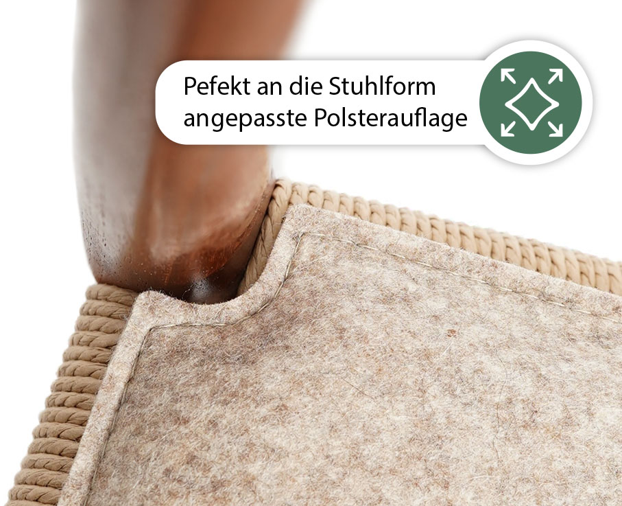 Sitzkissen auf einem klassischen Teakholzstuhl No. 75 von Möller – bequemes Zubehör für Designmöbel